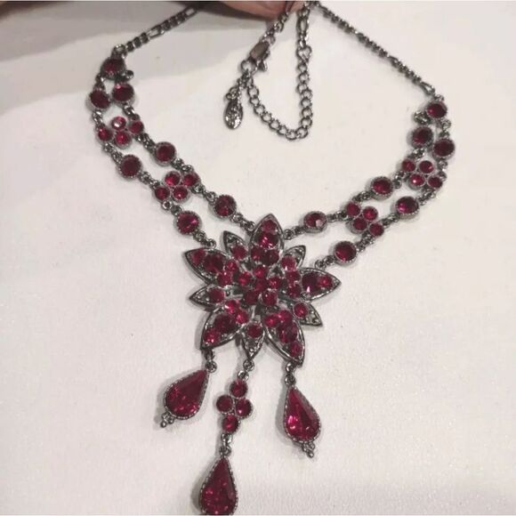 Modern P.O.F.J. Silver Tone Red Rhinestone Flower Dangle Necklace - Picture 10 of 12